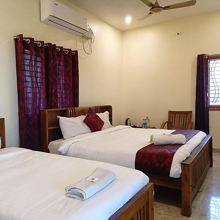 Bairava Bliss Inn Rameswaram Bagian luar foto