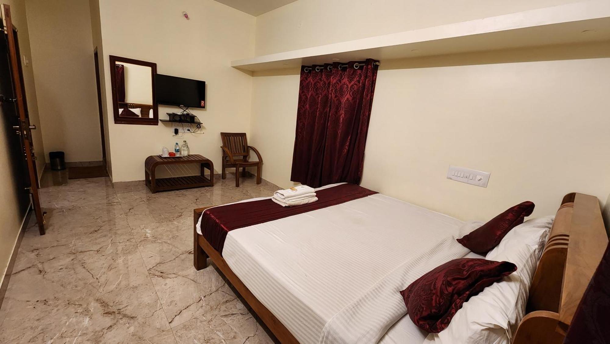 Bairava Bliss Inn Rameswaram Bagian luar foto
