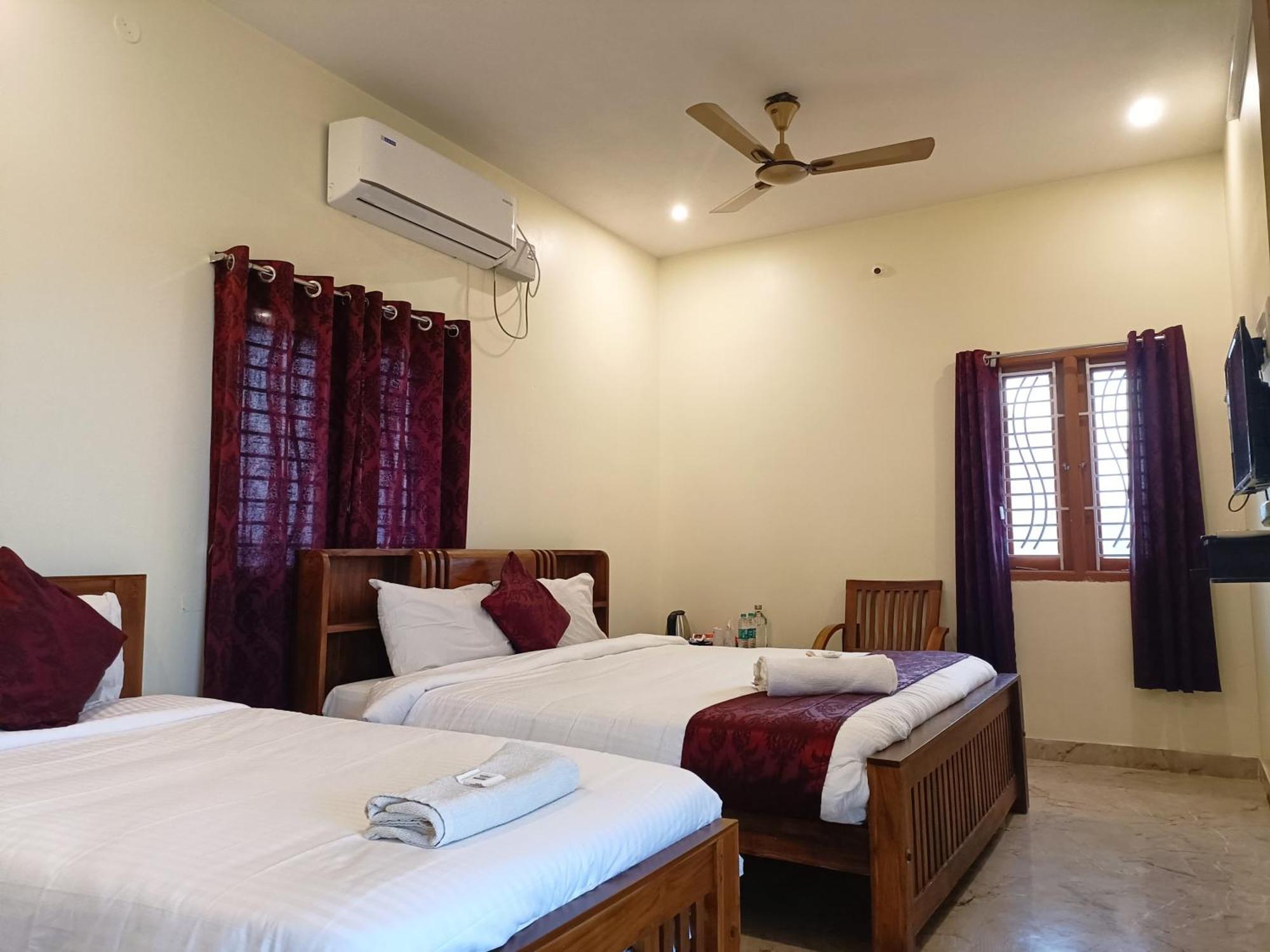 Bairava Bliss Inn Rameswaram Bagian luar foto