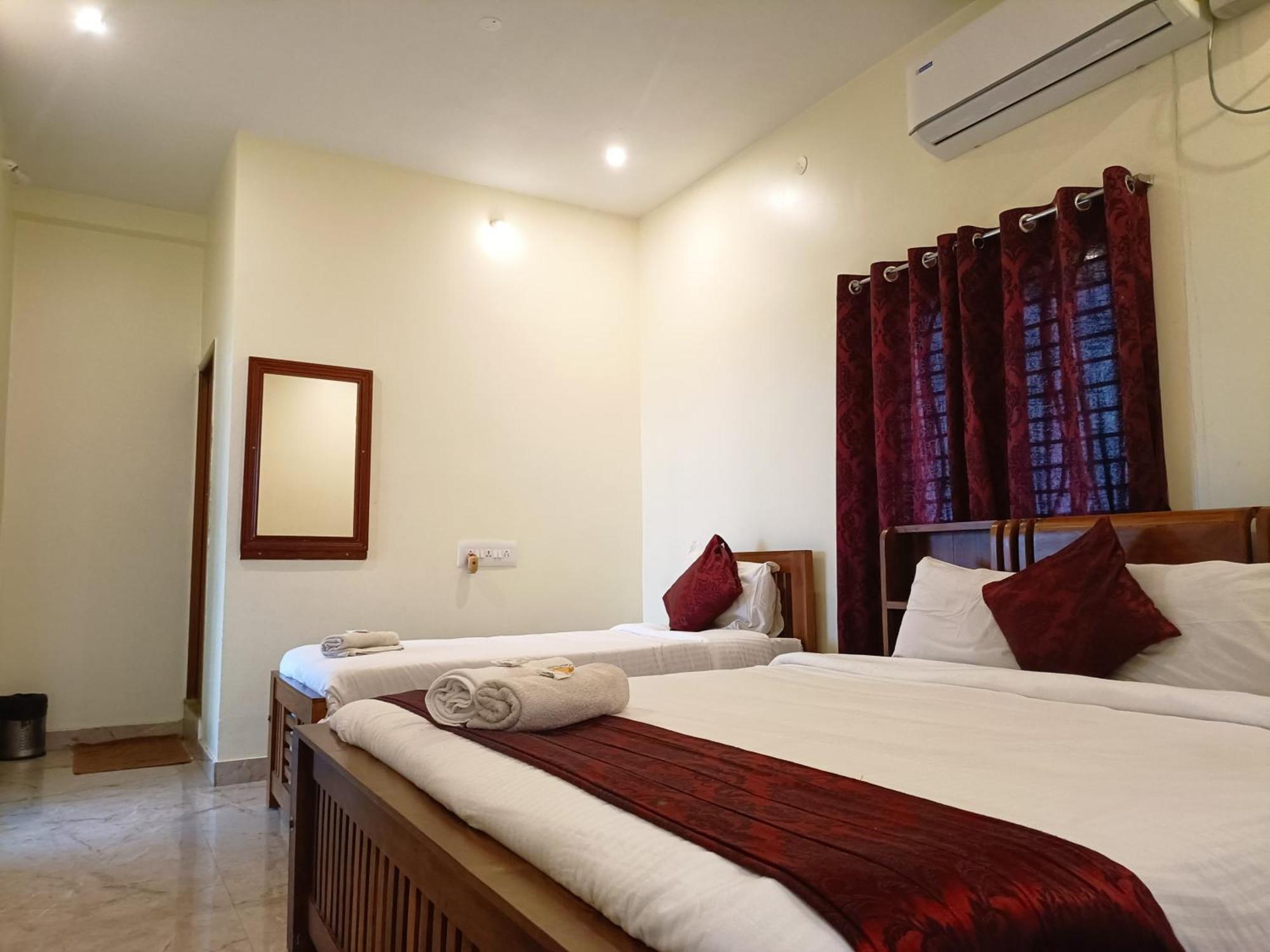 Bairava Bliss Inn Rameswaram Bagian luar foto
