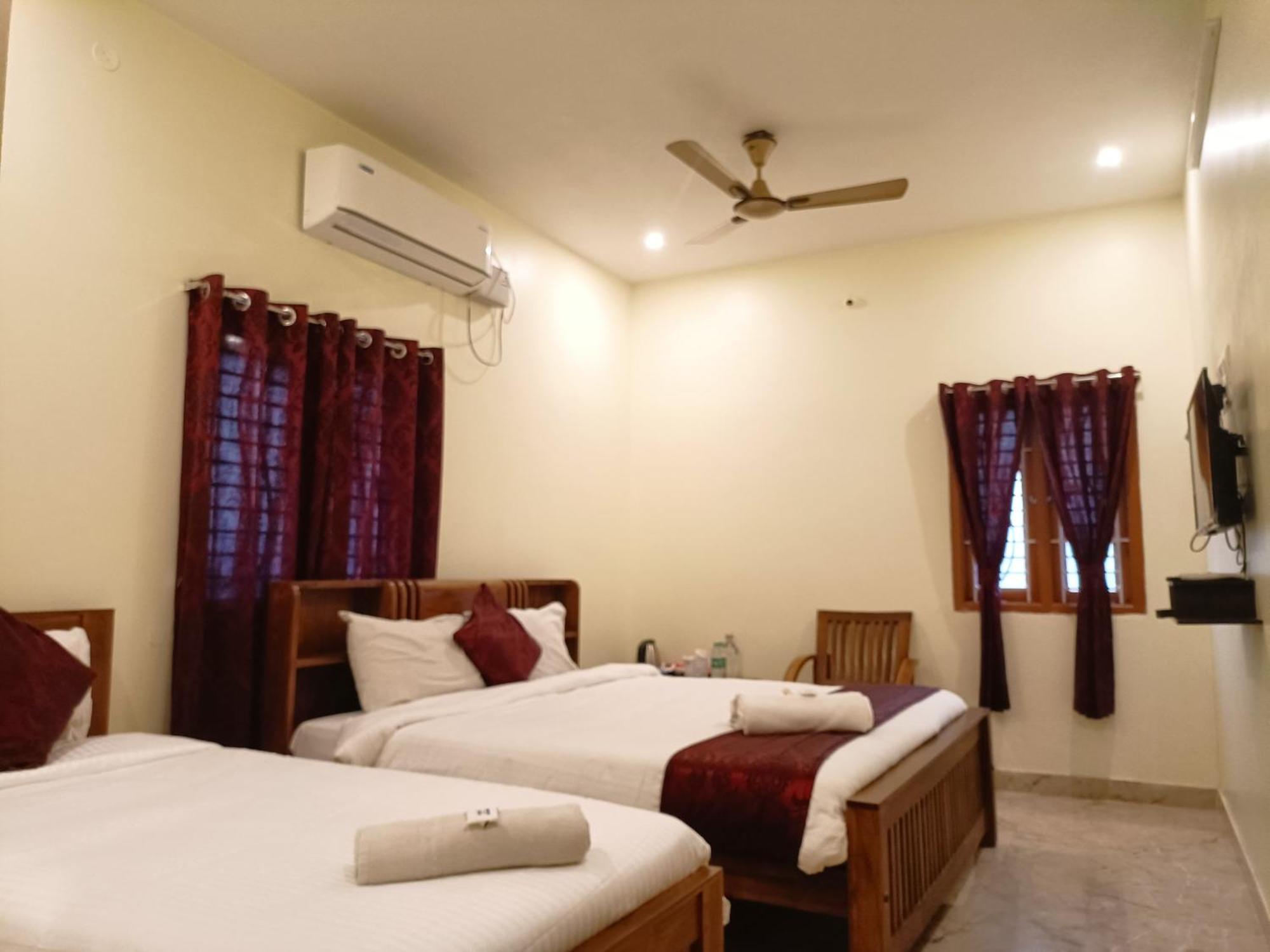 Bairava Bliss Inn Rameswaram Bagian luar foto
